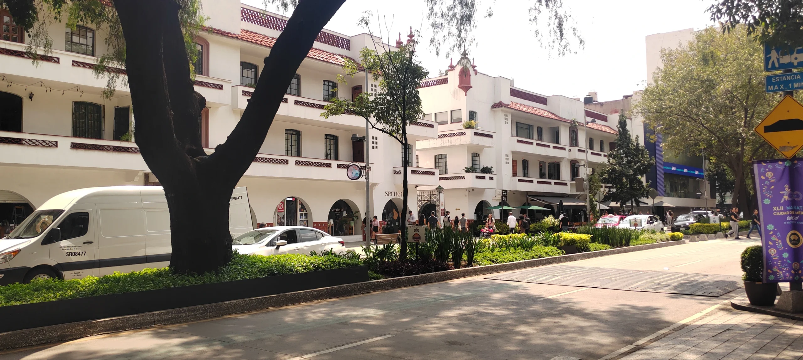 Descubre cómo se vive Polanco en primavera: terrazas, gastronomía, parques y experiencias para disfrutar una estancia cómoda y exclusiva en CDMX.