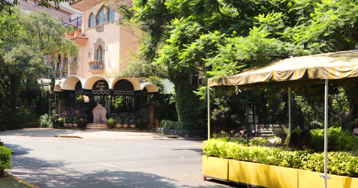 Estancia en Polanco en primavera en una zona exclusiva de Ciudad de México